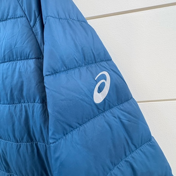 Asics Men's Deep Blue Puffer Jacket - Picture 4 of 6